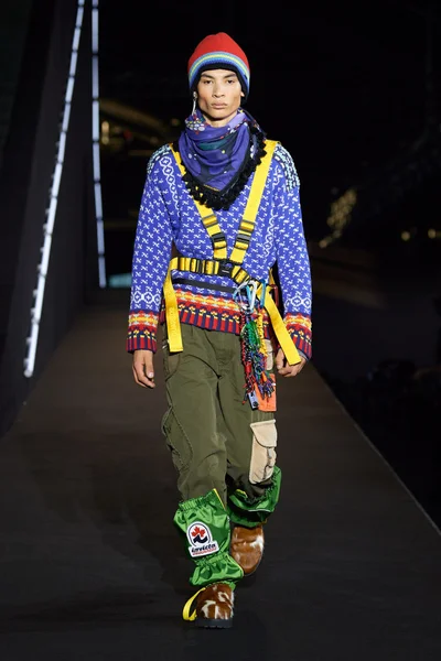 Look 8